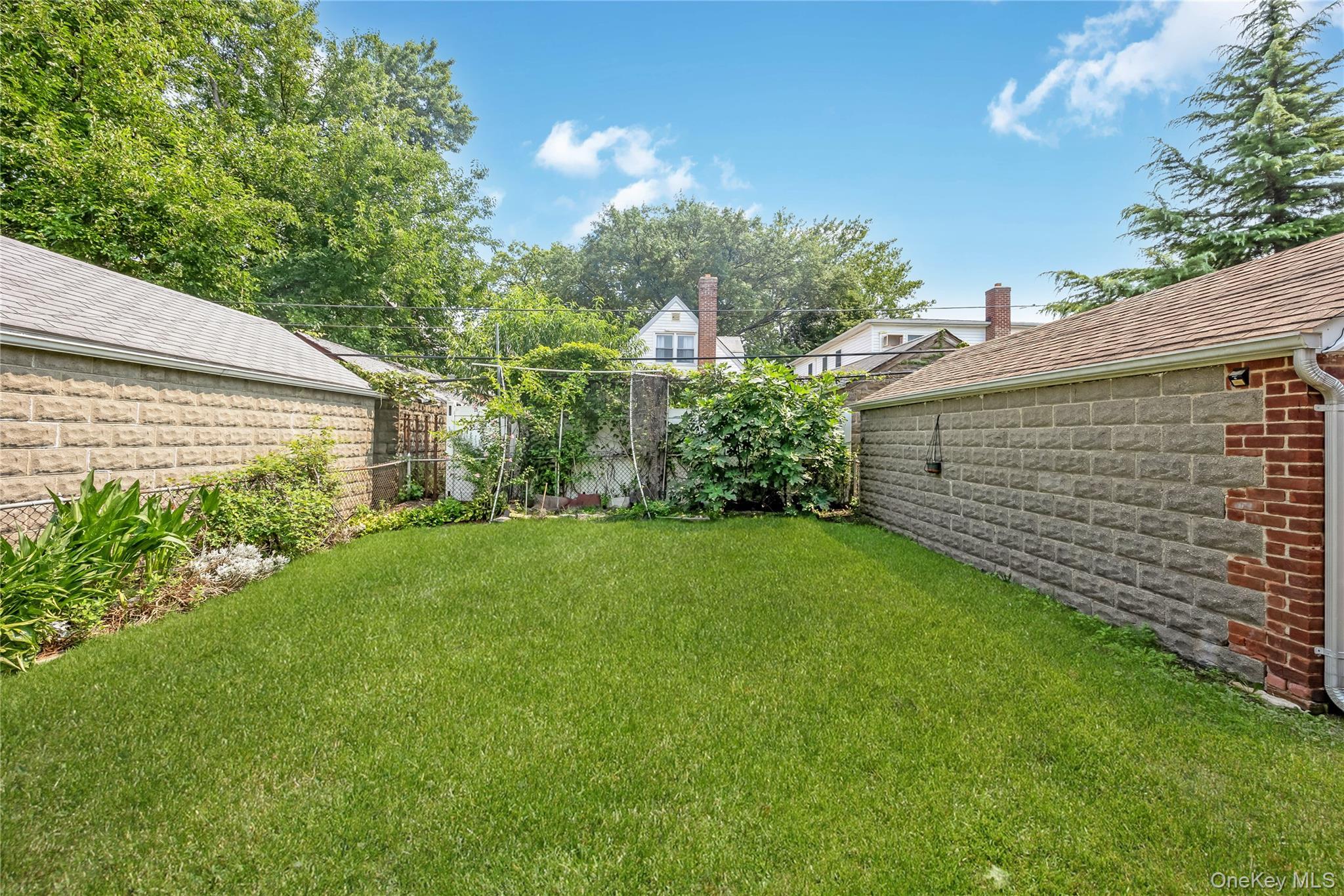 Single Family 196th Street Queens, NY 11365, MLS-1039431-6