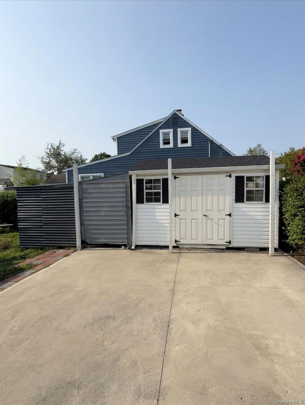 Single Family Newbridge Road  Nassau County, NY 11710, MLS-1039433-24