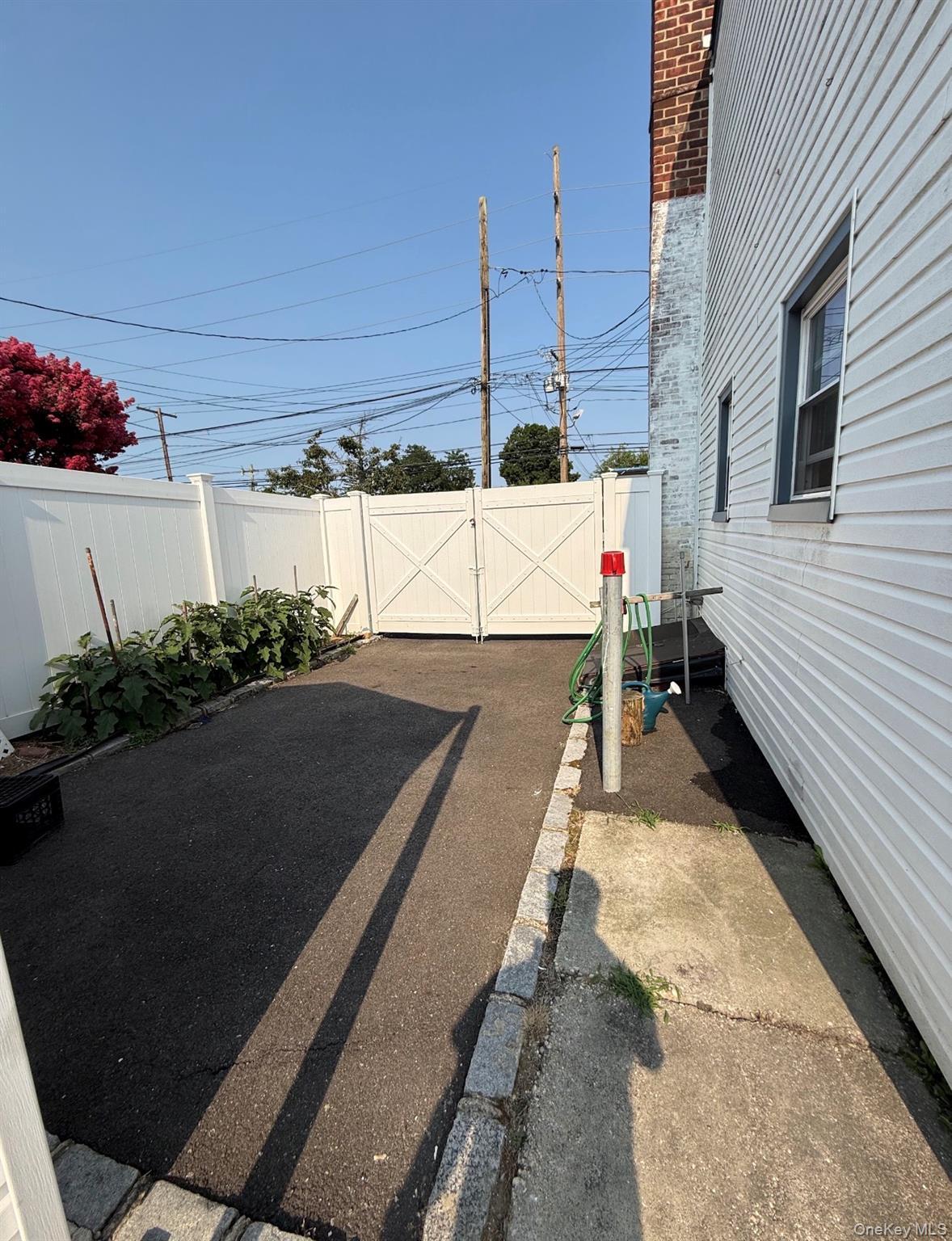 Single Family Newbridge Road  Nassau County, NY 11710, MLS-1039433-26