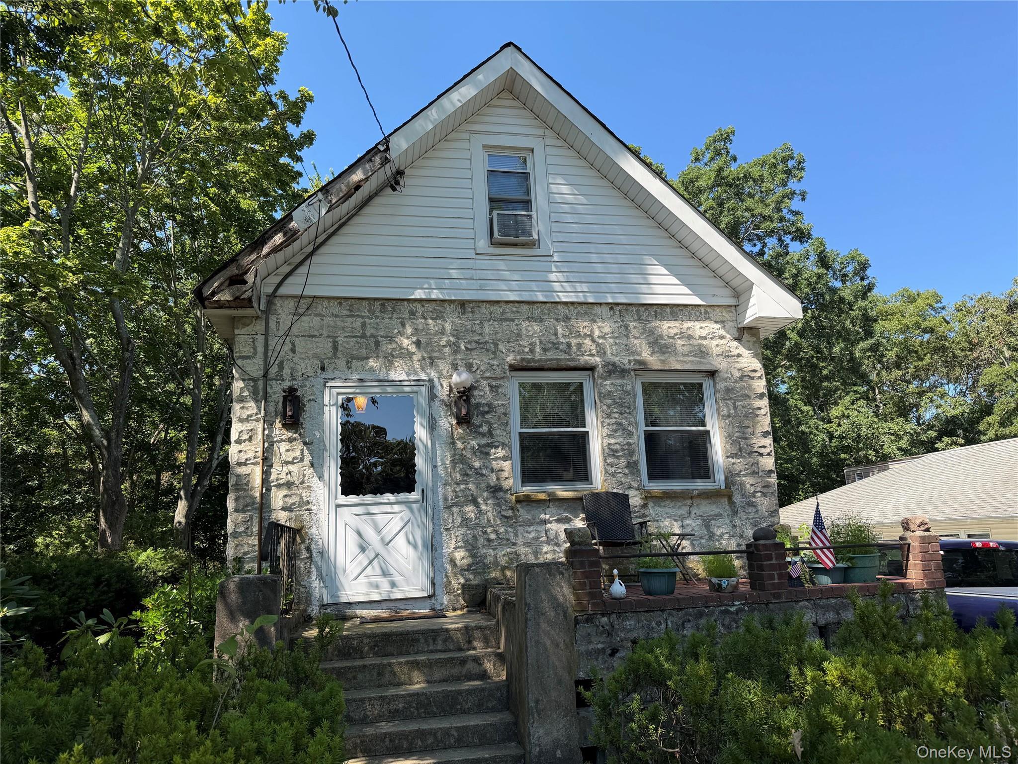 Single Family S Evergreen Drive  Suffolk County, NY 11784, MLS-1039454-23