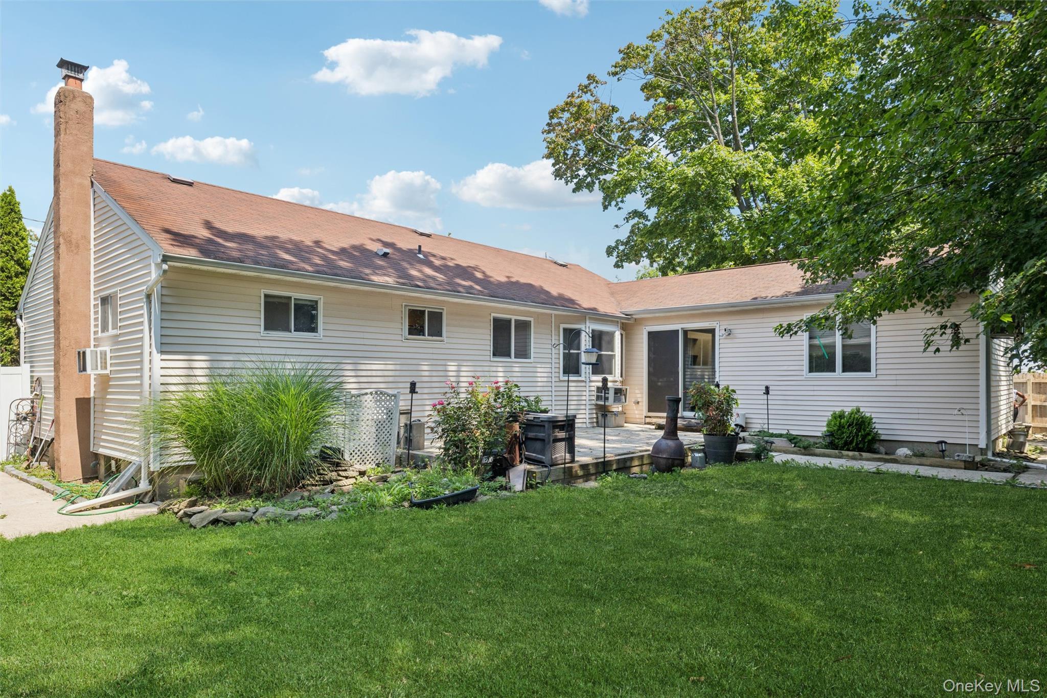 Single Family Lexington Avenue  Suffolk County, NY 11704, MLS-1039465-19