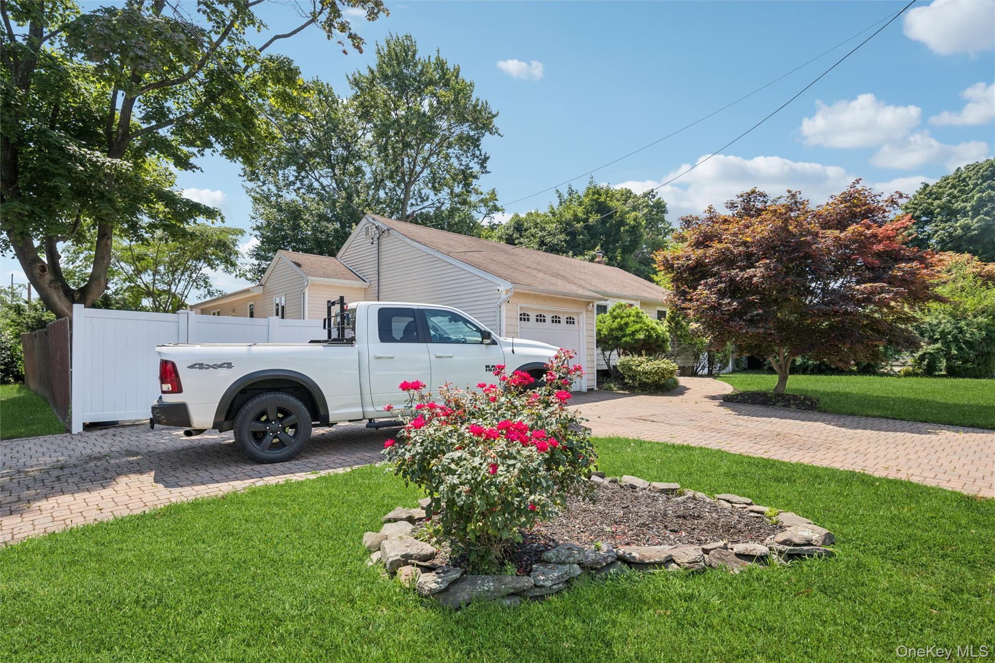 Single Family Lexington Avenue  Suffolk County, NY 11704, MLS-1039465-2