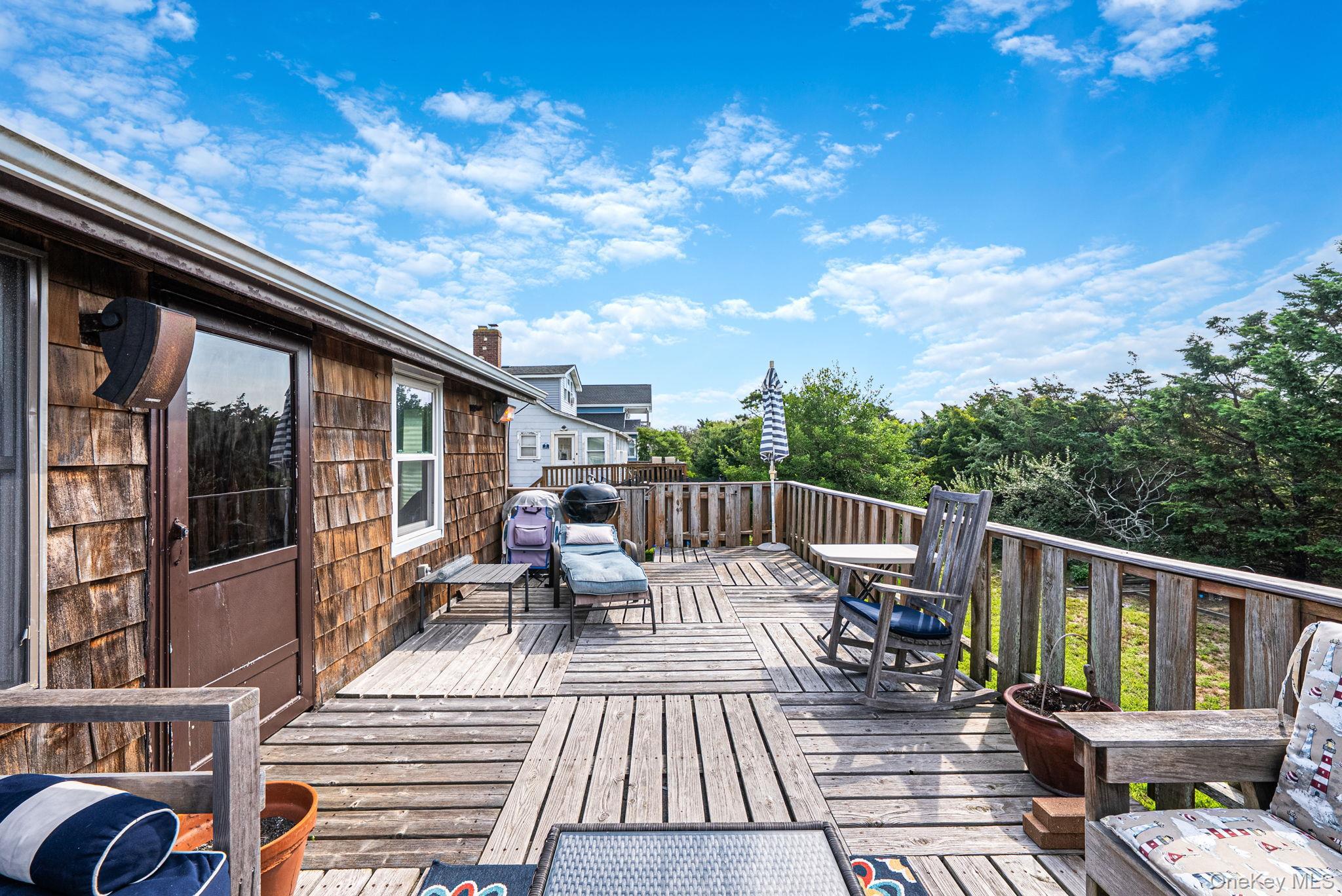 Single Family Ocean Walk  Suffolk County, NY 11702, MLS-1039477-38