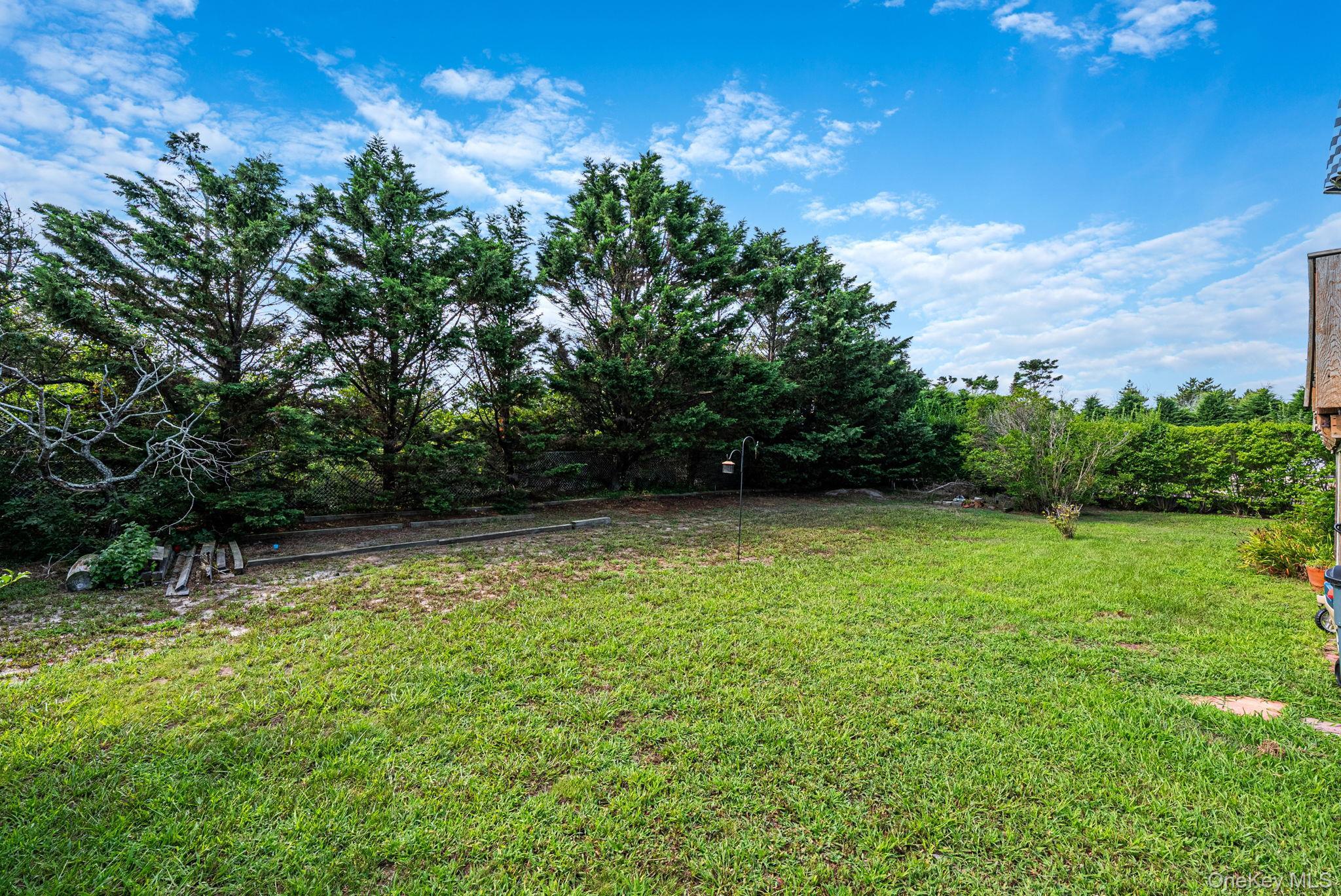 Single Family Ocean Walk  Suffolk County, NY 11702, MLS-1039477-39