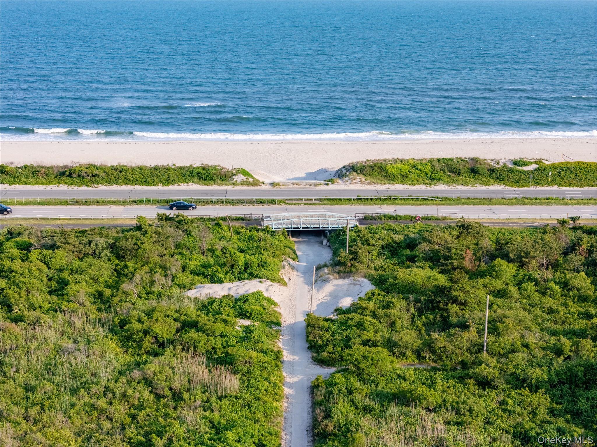 Single Family Ocean Walk  Suffolk County, NY 11702, MLS-1039477-41