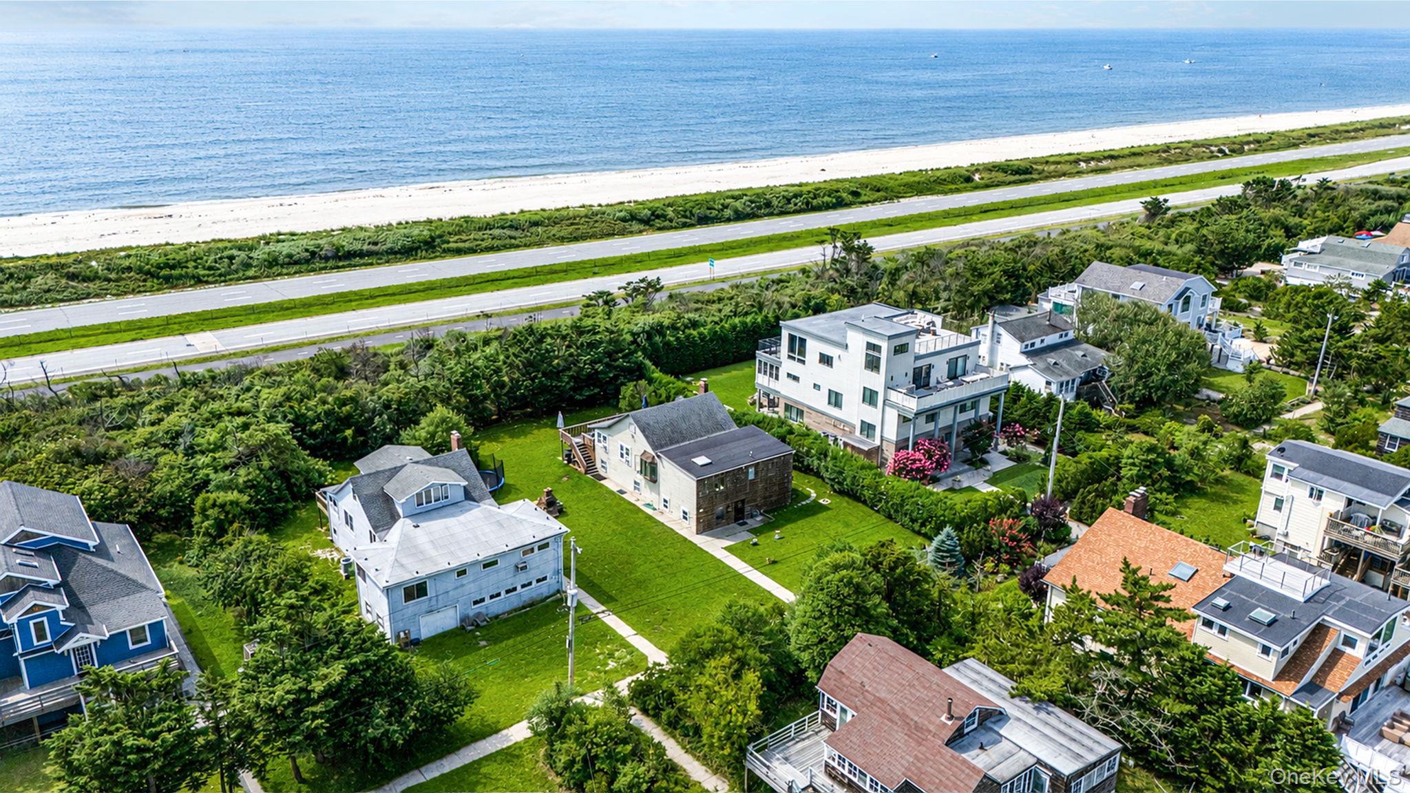 Single Family Ocean Walk  Suffolk County, NY 11702, MLS-1039477-5