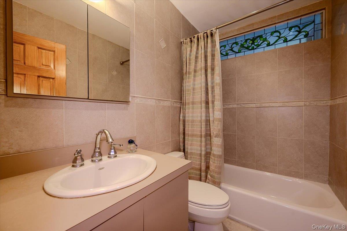 Single Family Wolfson Drive Nassau County, NY 11510, MLS-1039487-20