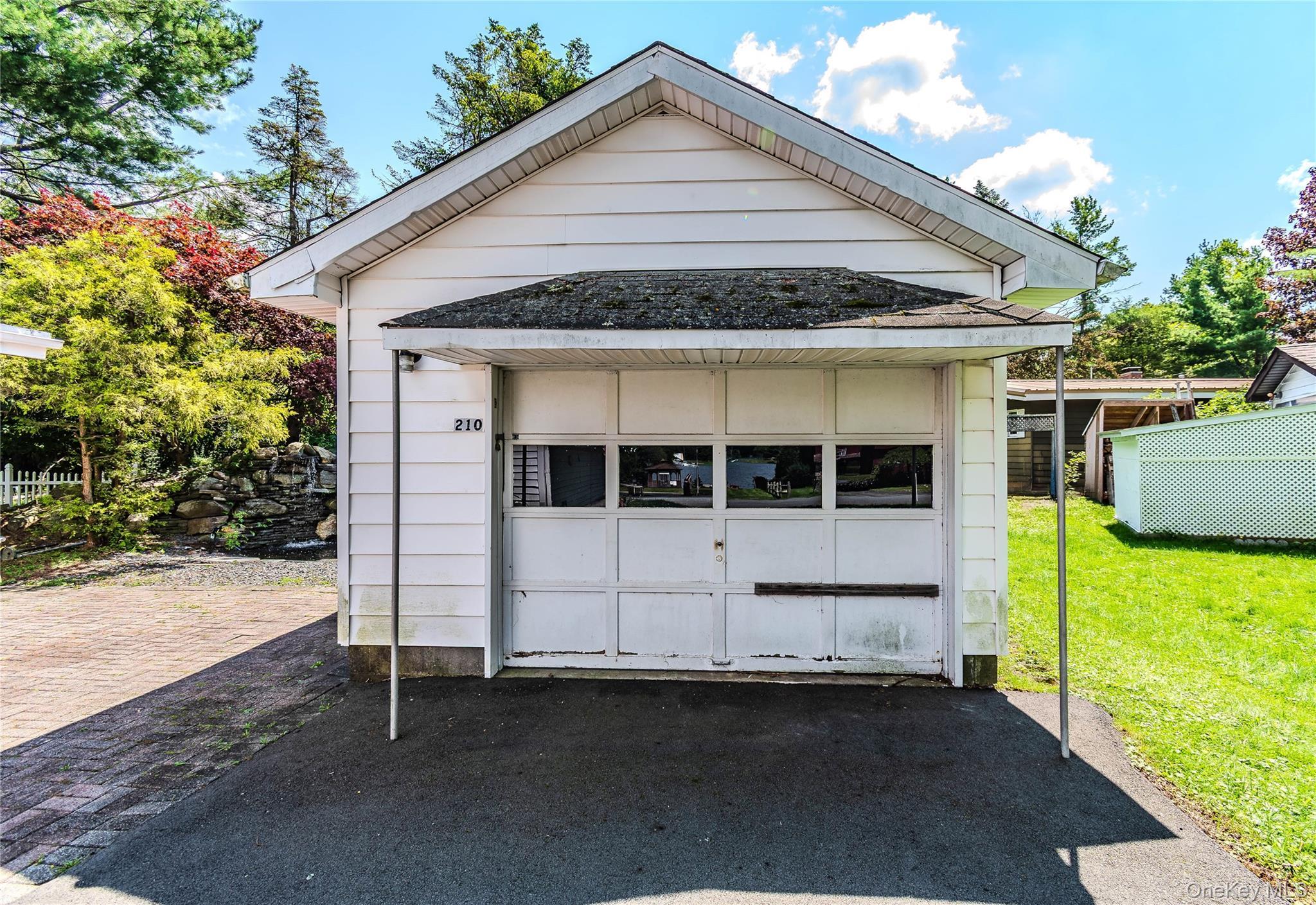 Single Family Lake Shore Drive E Sullivan County, NY 12775, MLS-1039491-9