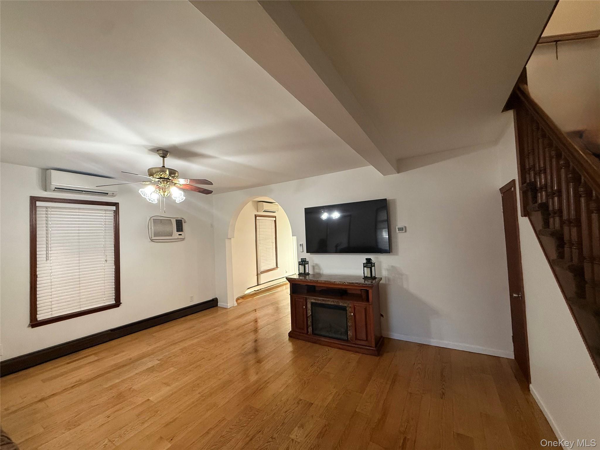 Single Family Hone Avenue Bronx, NY 10461, MLS-1039504-3
