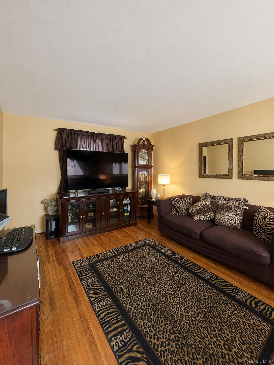 Single Family Mac Donough Place  Bronx, NY 10465, MLS-1039516-2