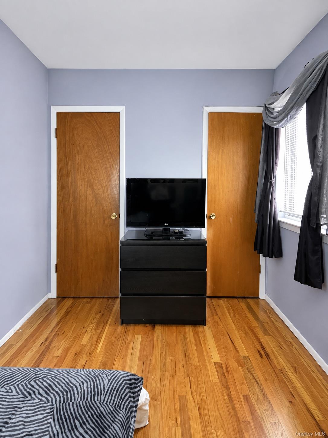 Single Family Mac Donough Place  Bronx, NY 10465, MLS-1039516-20
