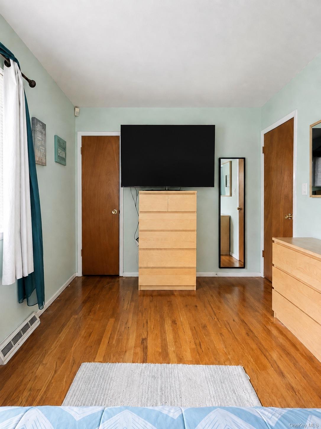 Single Family Mac Donough Place  Bronx, NY 10465, MLS-1039516-21