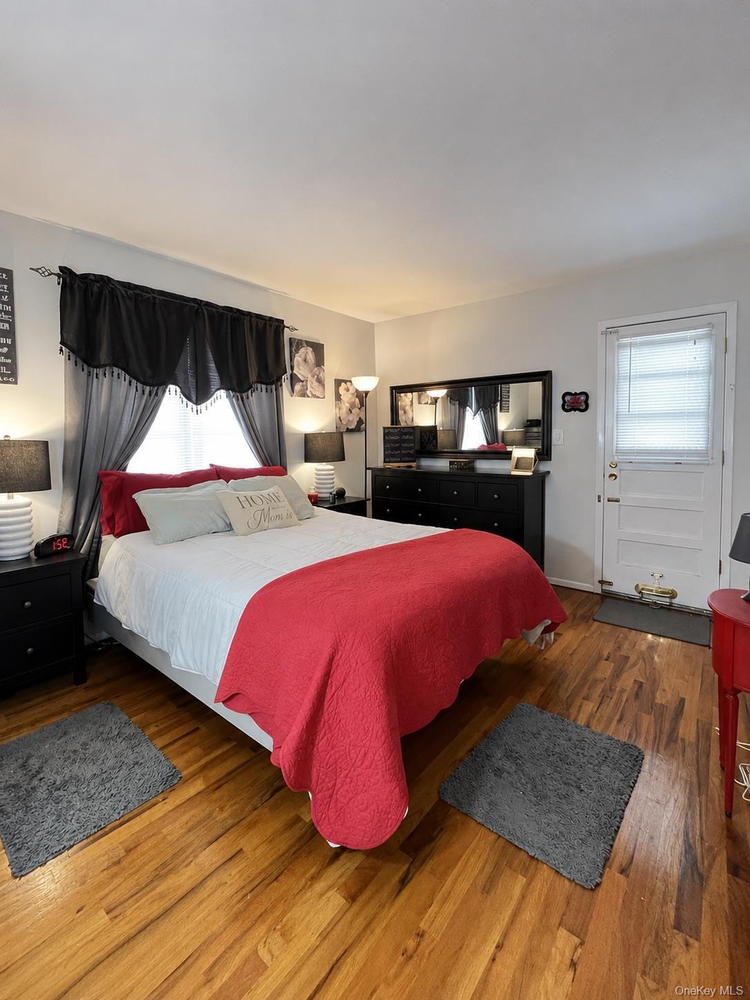 Single Family Mac Donough Place  Bronx, NY 10465, MLS-1039516-24