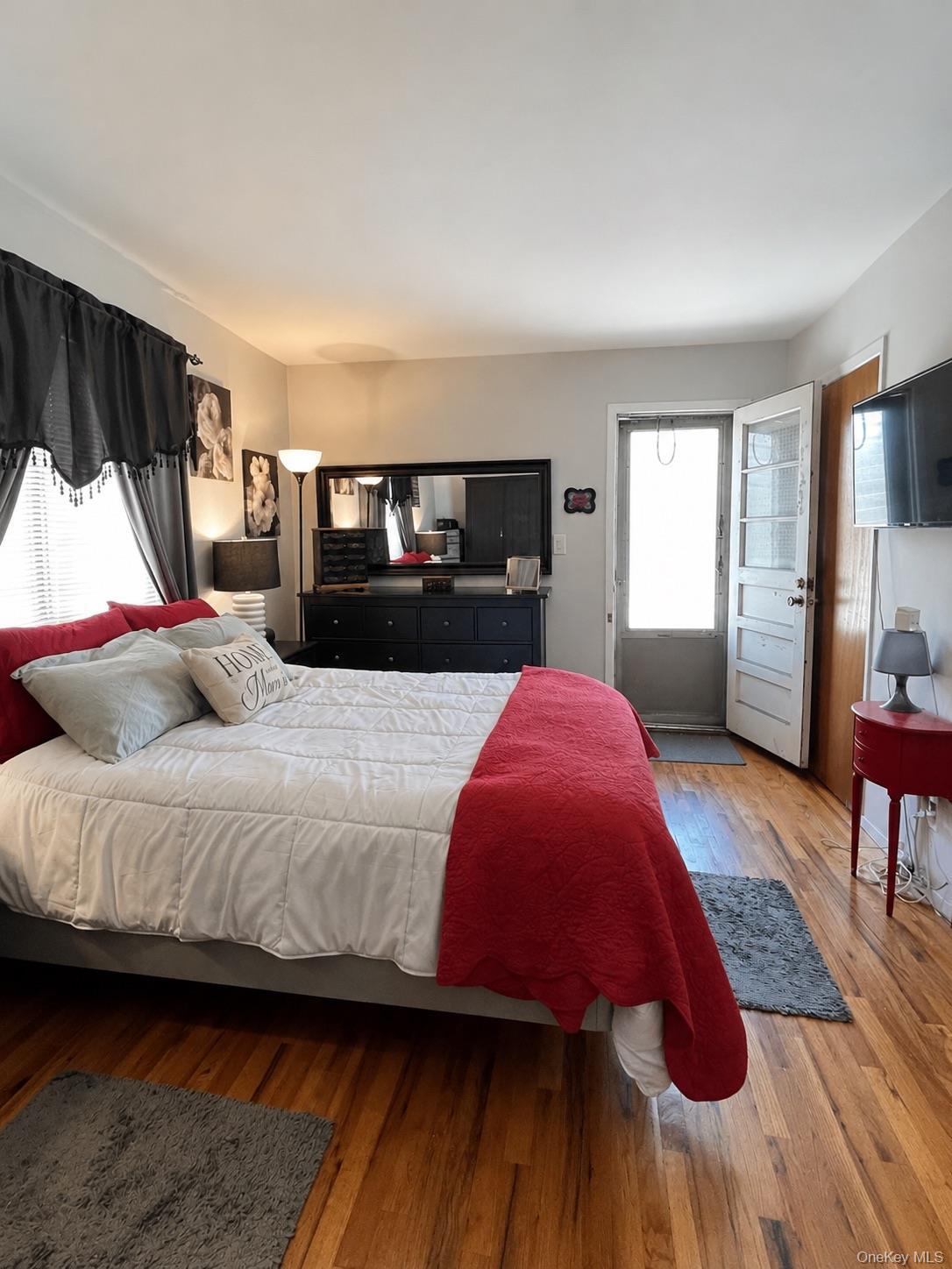 Single Family Mac Donough Place  Bronx, NY 10465, MLS-1039516-25