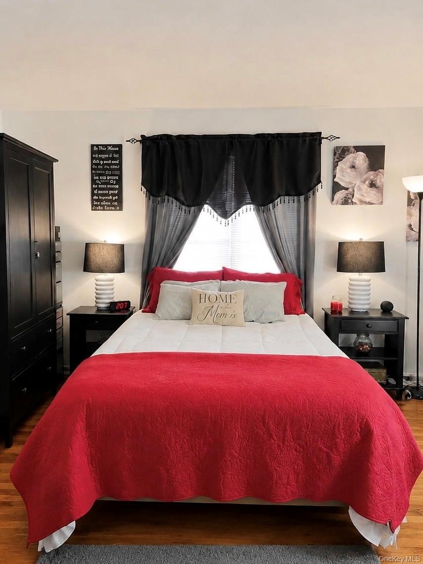 Single Family Mac Donough Place  Bronx, NY 10465, MLS-1039516-26