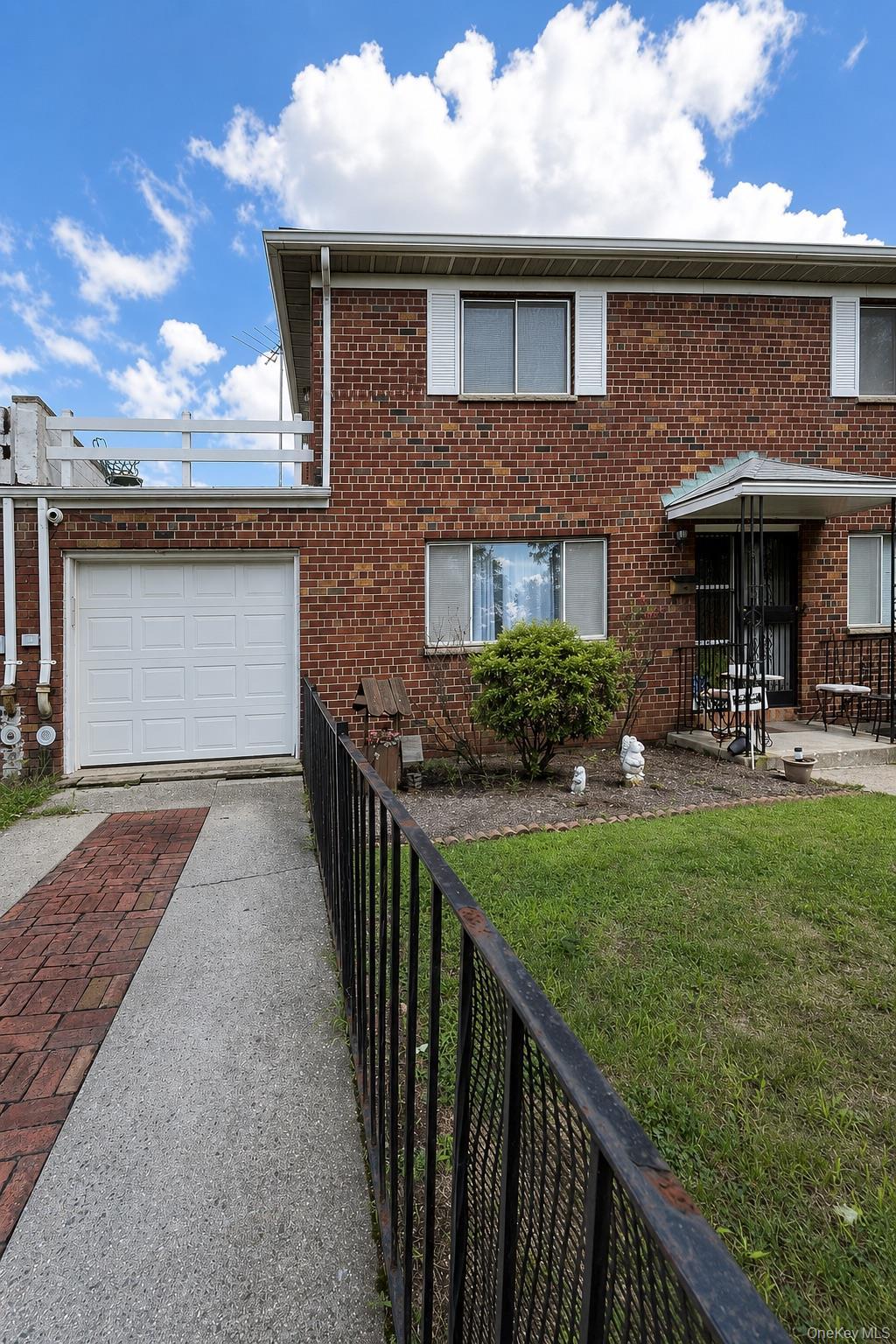 Single Family Mac Donough Place  Bronx, NY 10465, MLS-1039516-46
