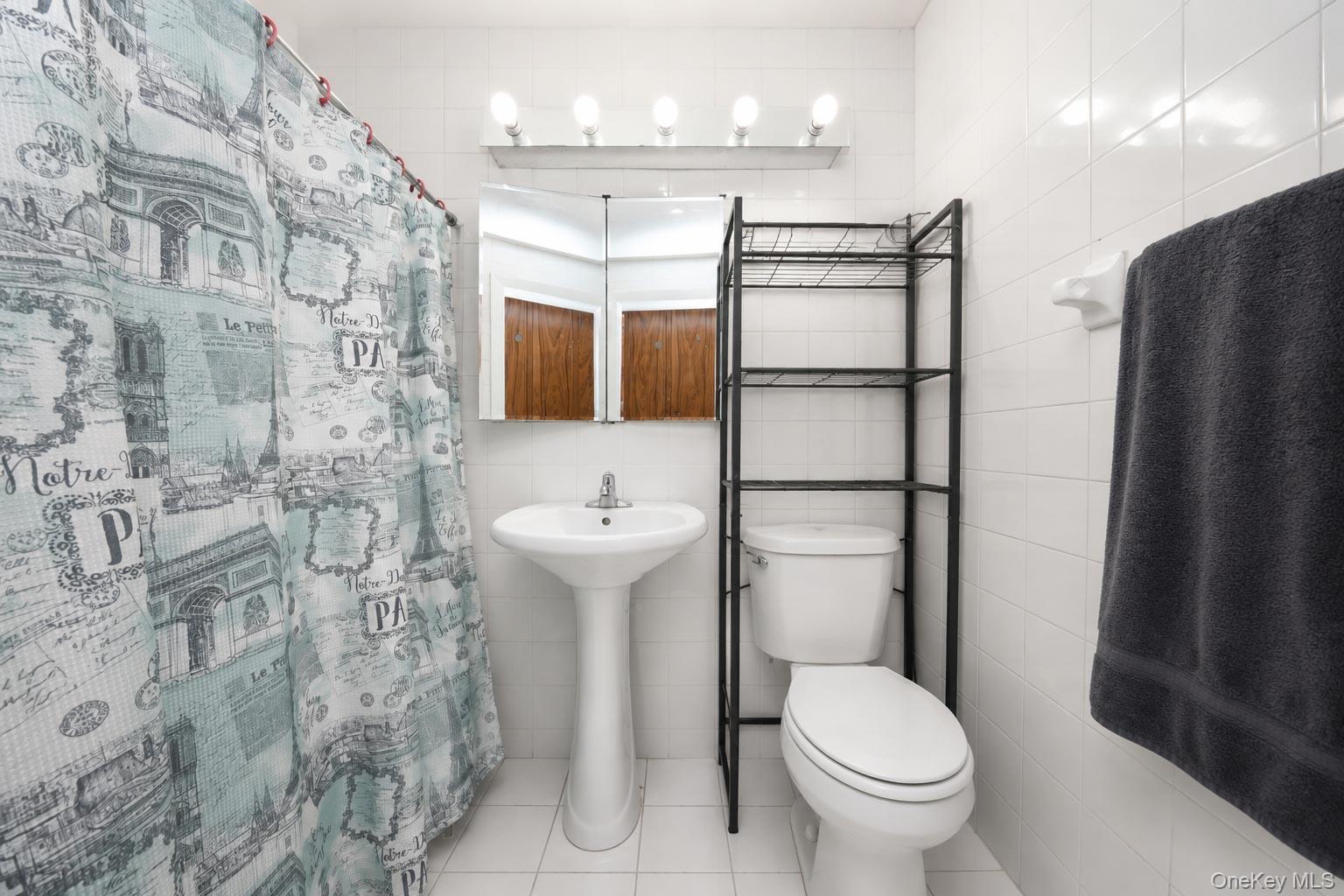 Single Family 86th Drive  Queens, NY 11421, MLS-1039522-16