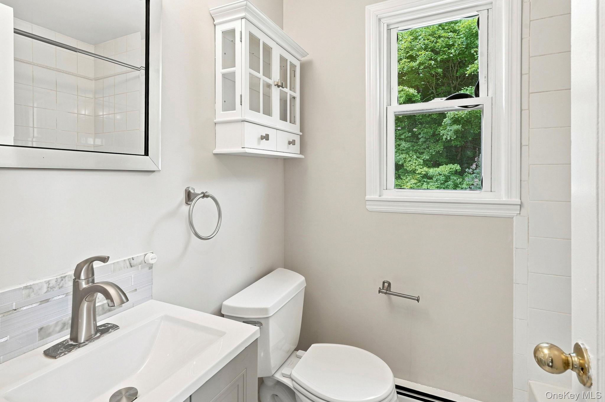 Single Family Greenvale Circle  Westchester County, NY 10607, MLS-1039523-16