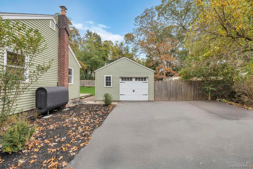 Single Family Ormond Avenue Suffolk County, NY 11784, MLS-1039541-5