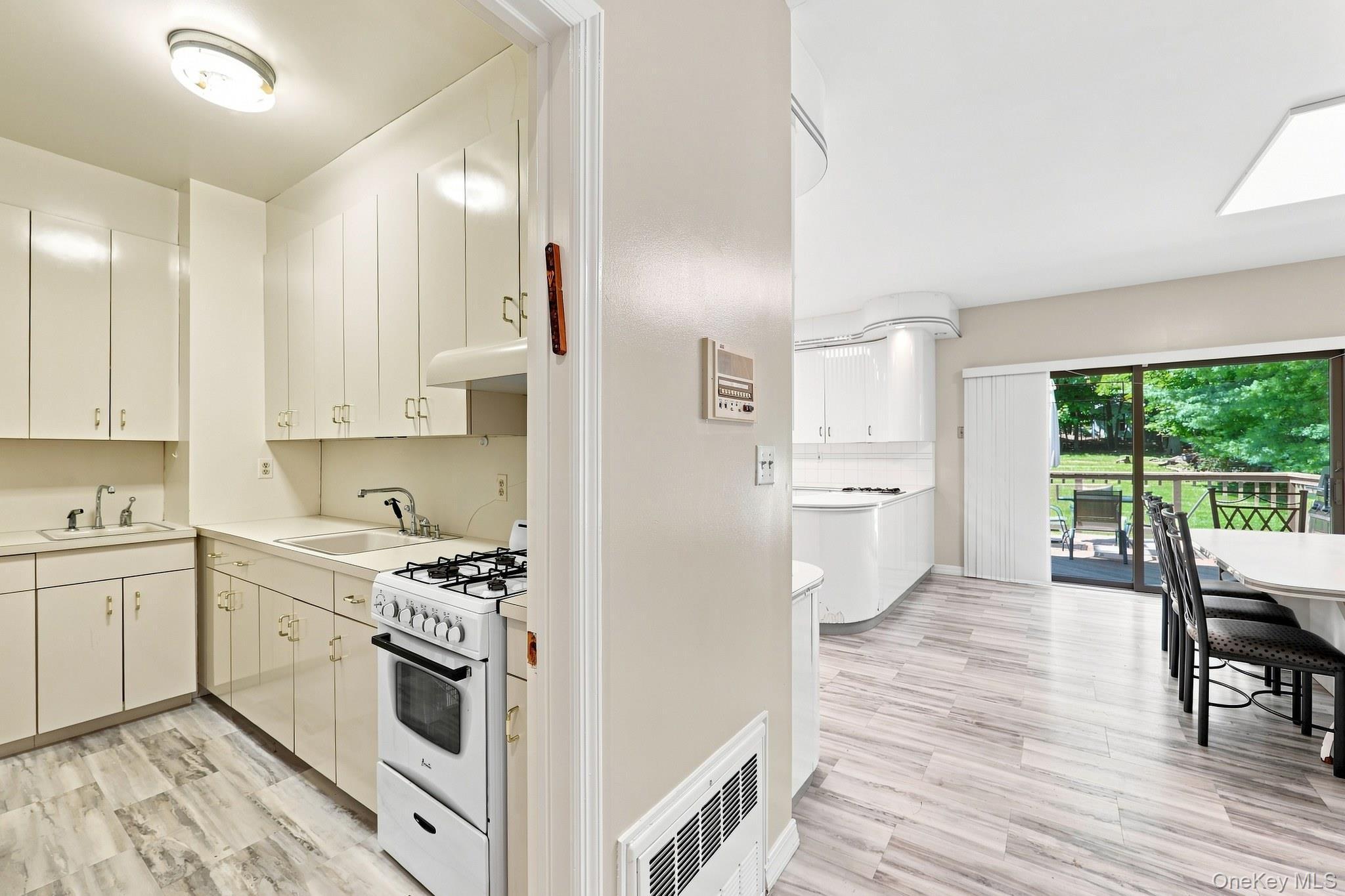 Single Family S Grandview Avenue  Rockland County, NY 10952, MLS-1039542-16