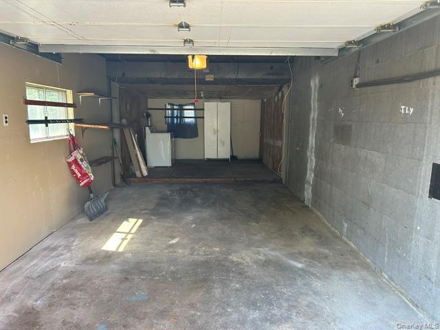 Single Family Cinder Lane Nassau County, NY 11801, MLS-1039546-16
