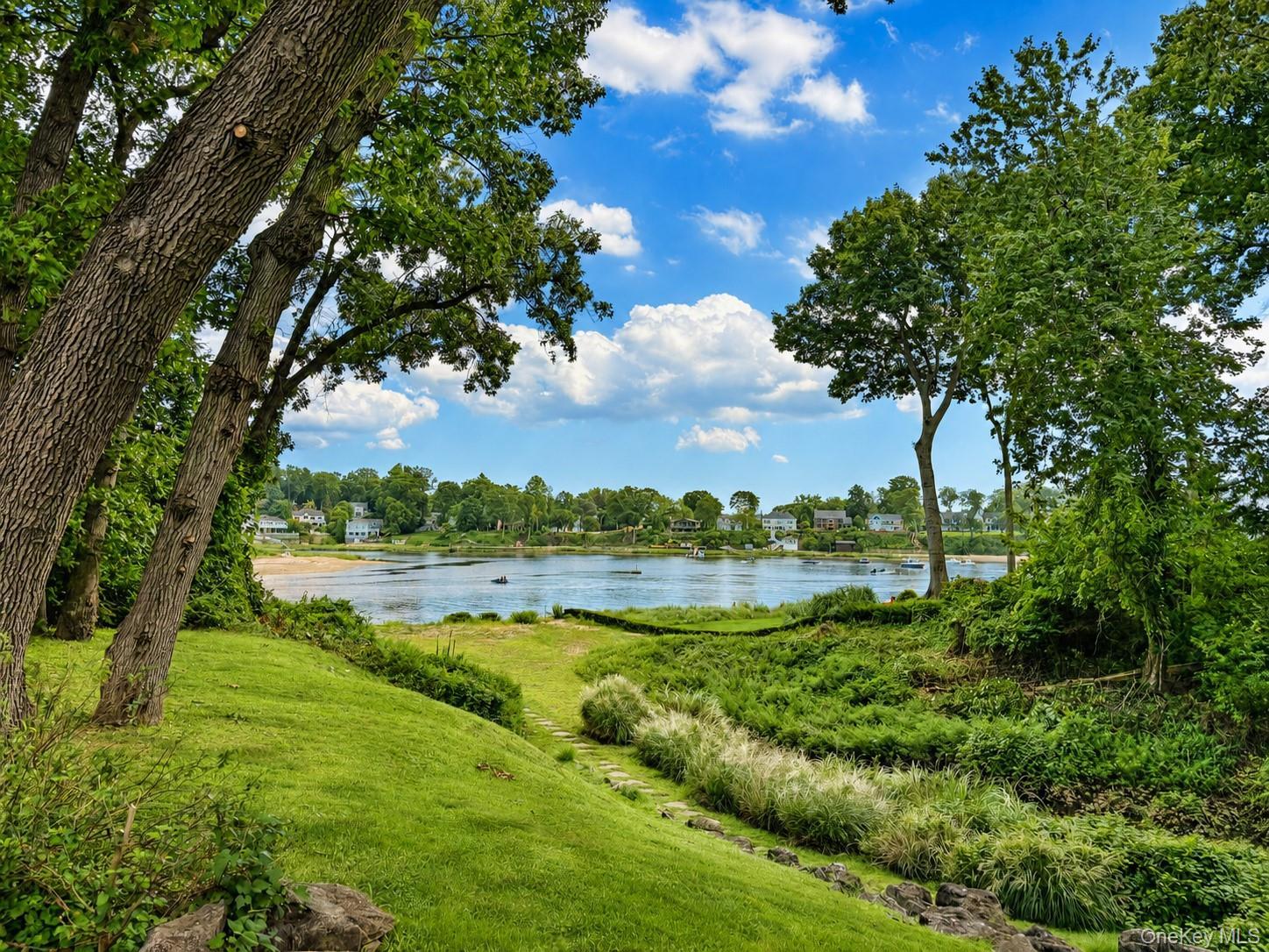 Single Family Lighthouse Point  Suffolk County, NY 11743, MLS-1039565-29