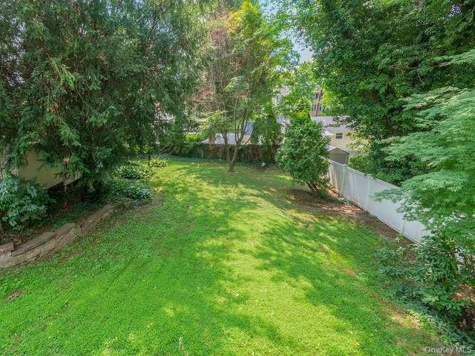 Single Family Woodland Avenue Nassau County, NY 11547, MLS-1039571-28