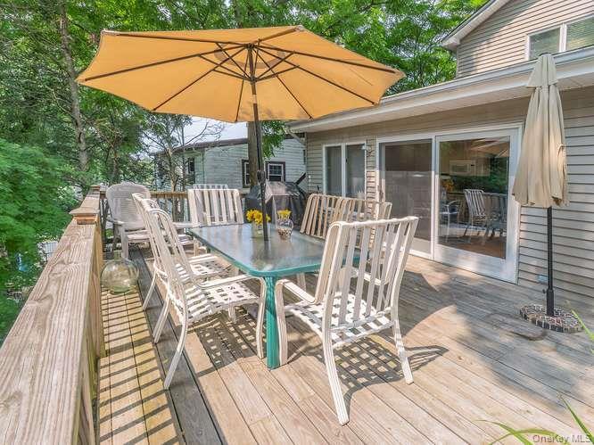Single Family Woodland Avenue Nassau County, NY 11547, MLS-1039571-30