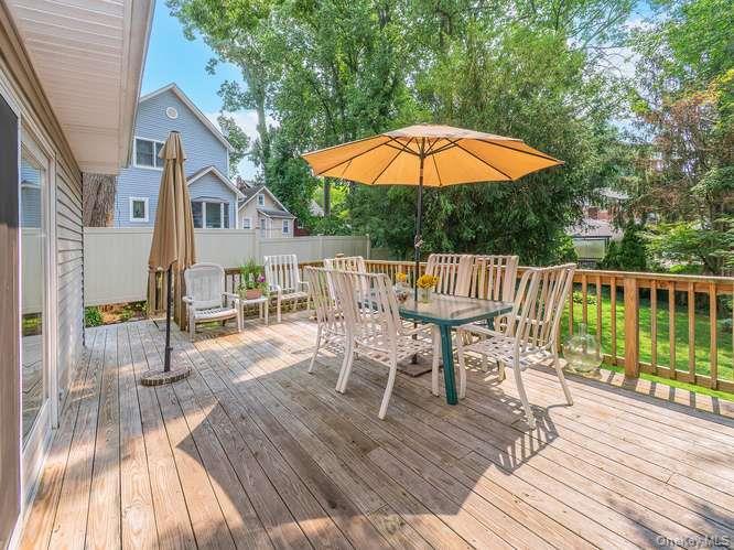 Single Family Woodland Avenue Nassau County, NY 11547, MLS-1039571-31
