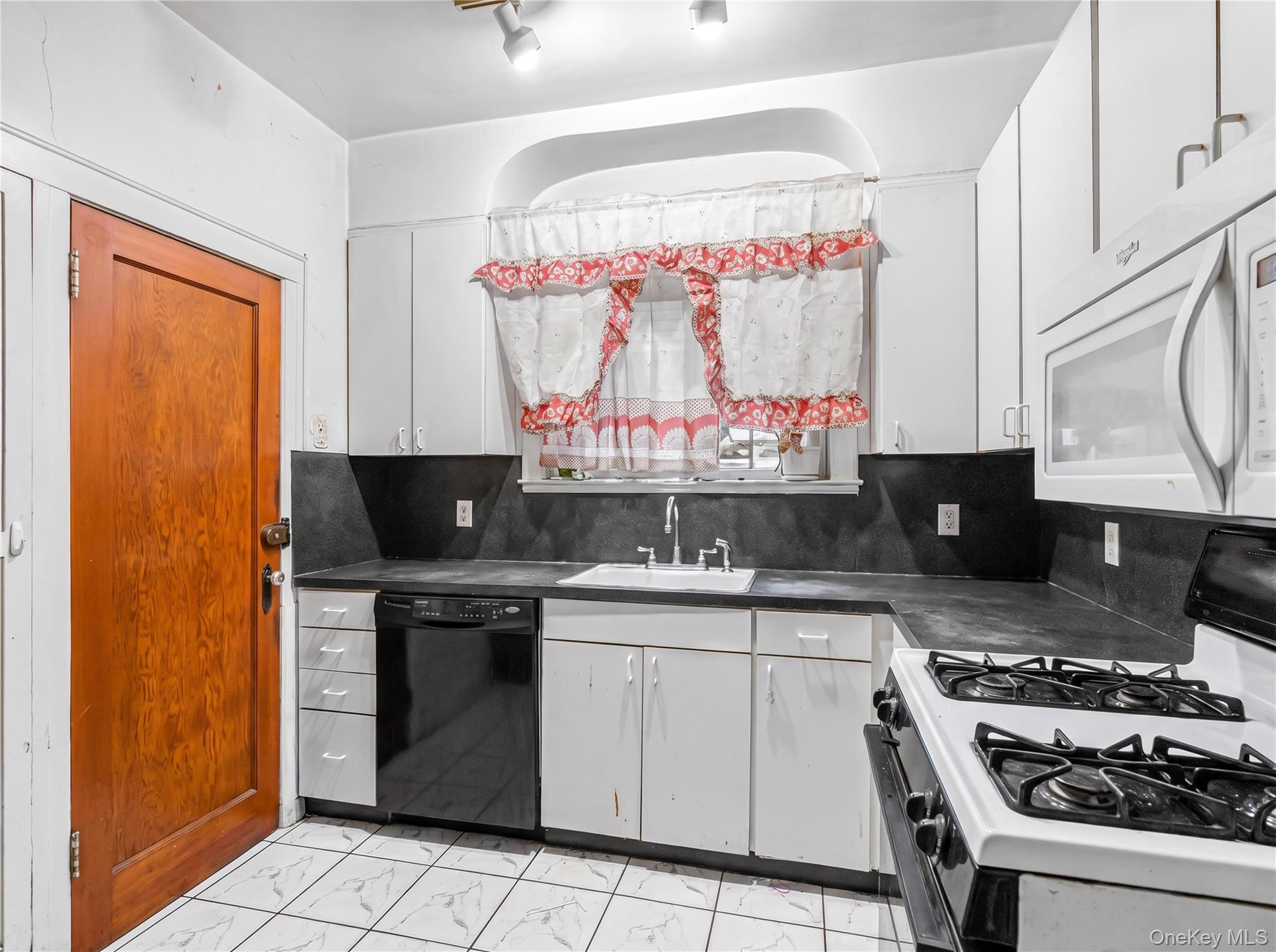 Single Family 114th Drive Queens, NY 11412, MLS-1039589-7
