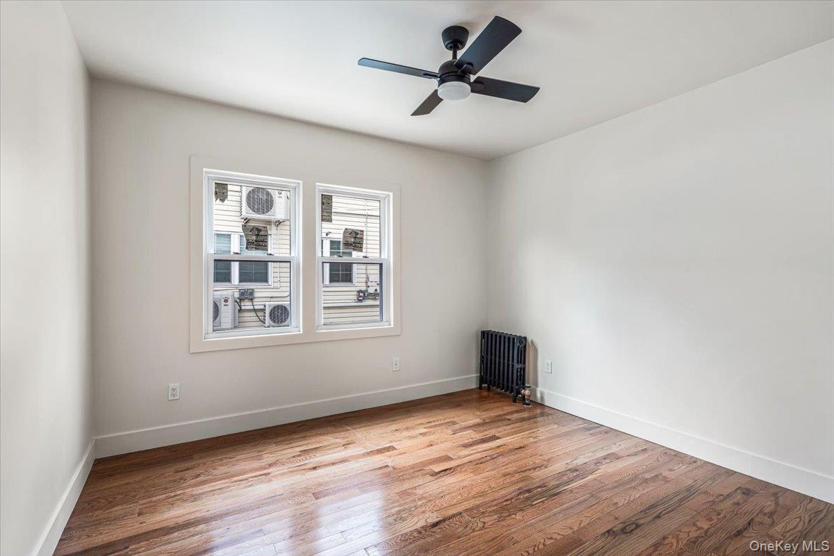 Single Family 222nd Street  Queens, NY 11413, MLS-1039590-10
