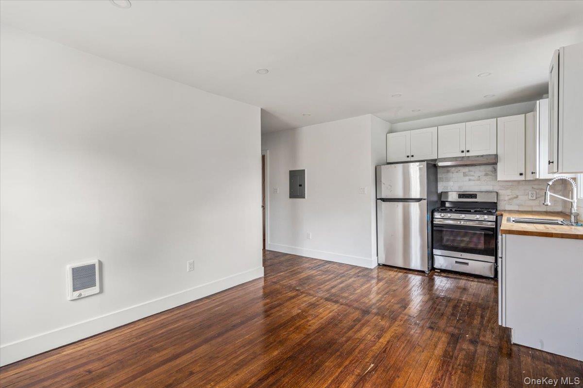 Single Family 222nd Street  Queens, NY 11413, MLS-1039590-14
