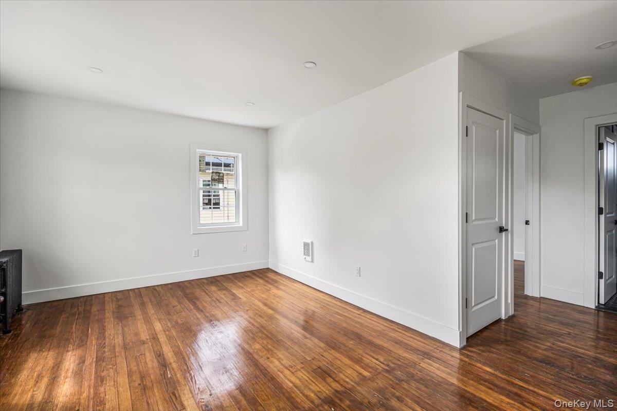 Single Family 222nd Street  Queens, NY 11413, MLS-1039590-16