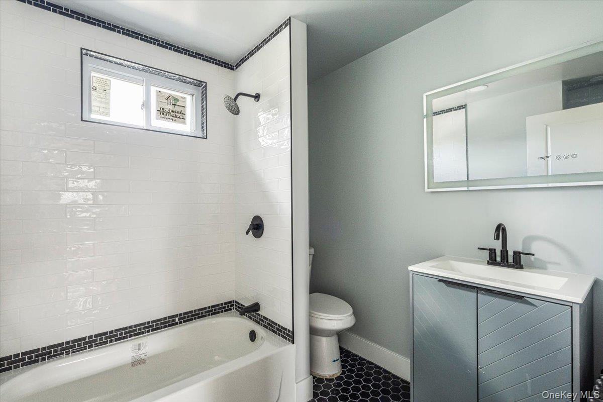 Single Family 222nd Street  Queens, NY 11413, MLS-1039590-18