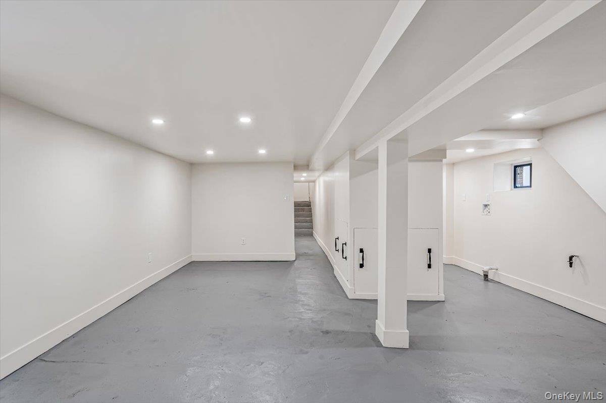 Single Family 222nd Street  Queens, NY 11413, MLS-1039590-22