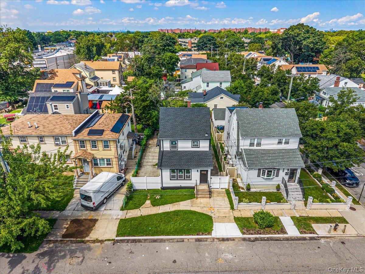 Single Family 222nd Street  Queens, NY 11413, MLS-1039590-28