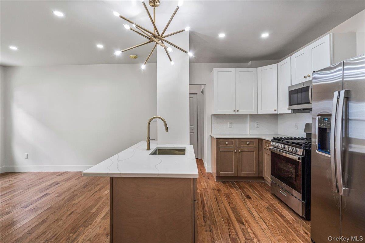 Single Family 222nd Street  Queens, NY 11413, MLS-1039590-6