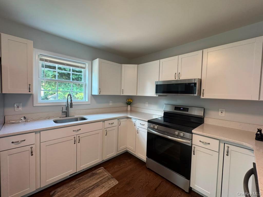 Single Family Seymour Drive Suffolk County, NY 11967, MLS-1039597-6