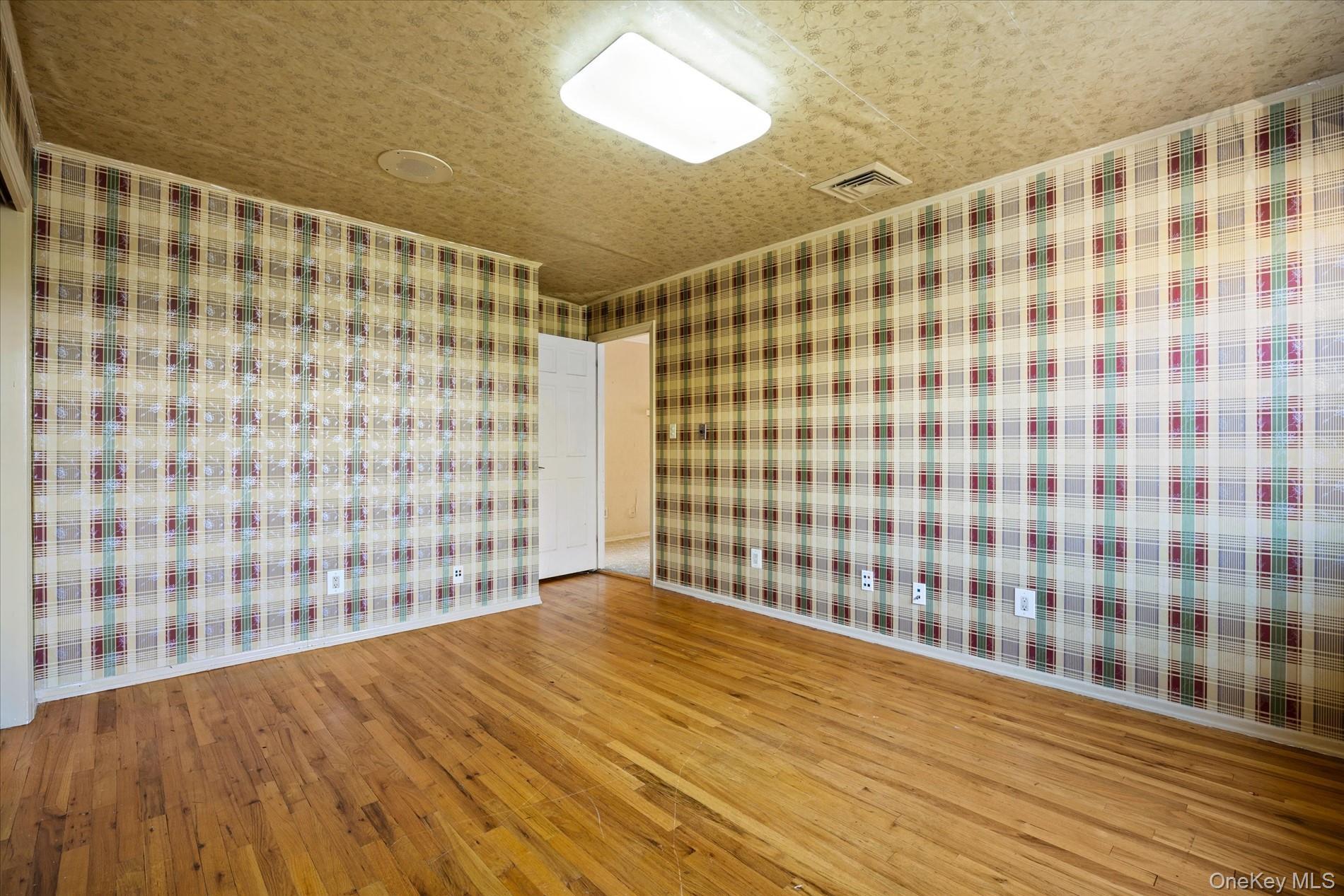 Single Family Perkins Avenue  Nassau County, NY 11572, MLS-1039609-34