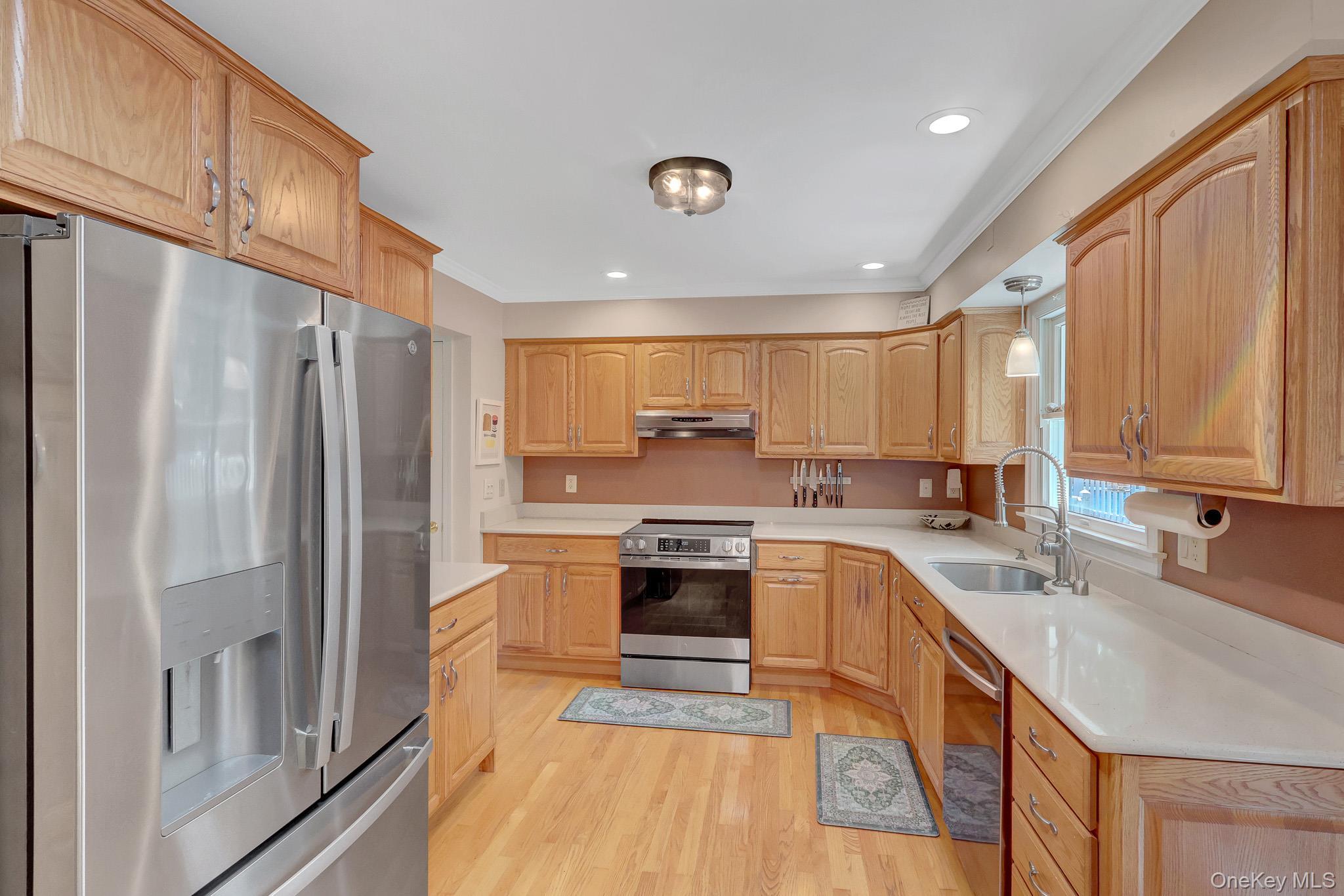 Single Family Greenlawn Road Suffolk County, NY 11789, MLS-1039611-10