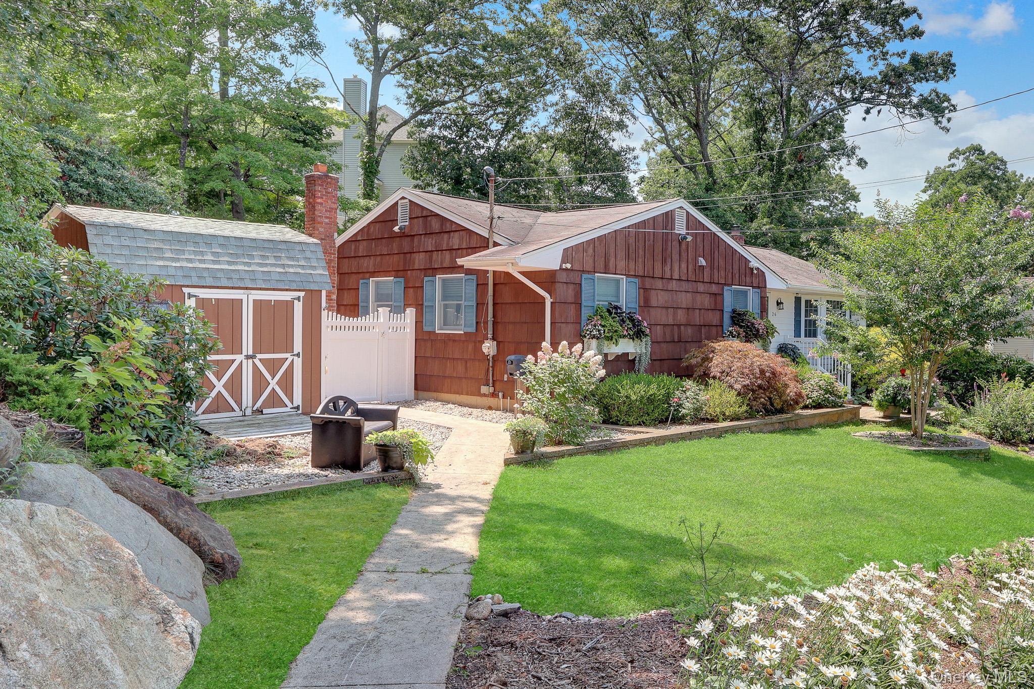 Single Family Greenlawn Road Suffolk County, NY 11789, MLS-1039611-31