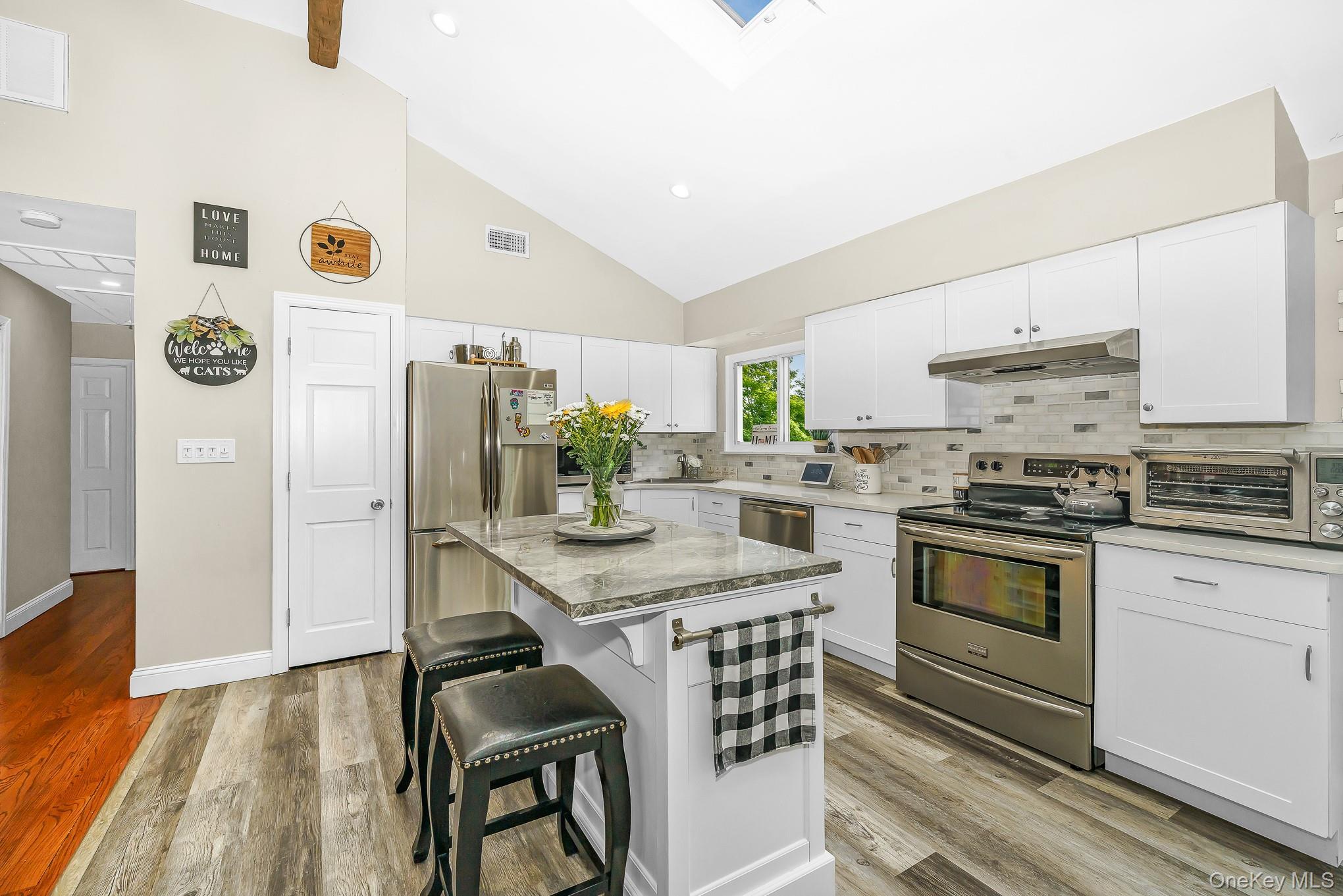 Single Family Avenue B  Suffolk County, NY 11779, MLS-1039625-10