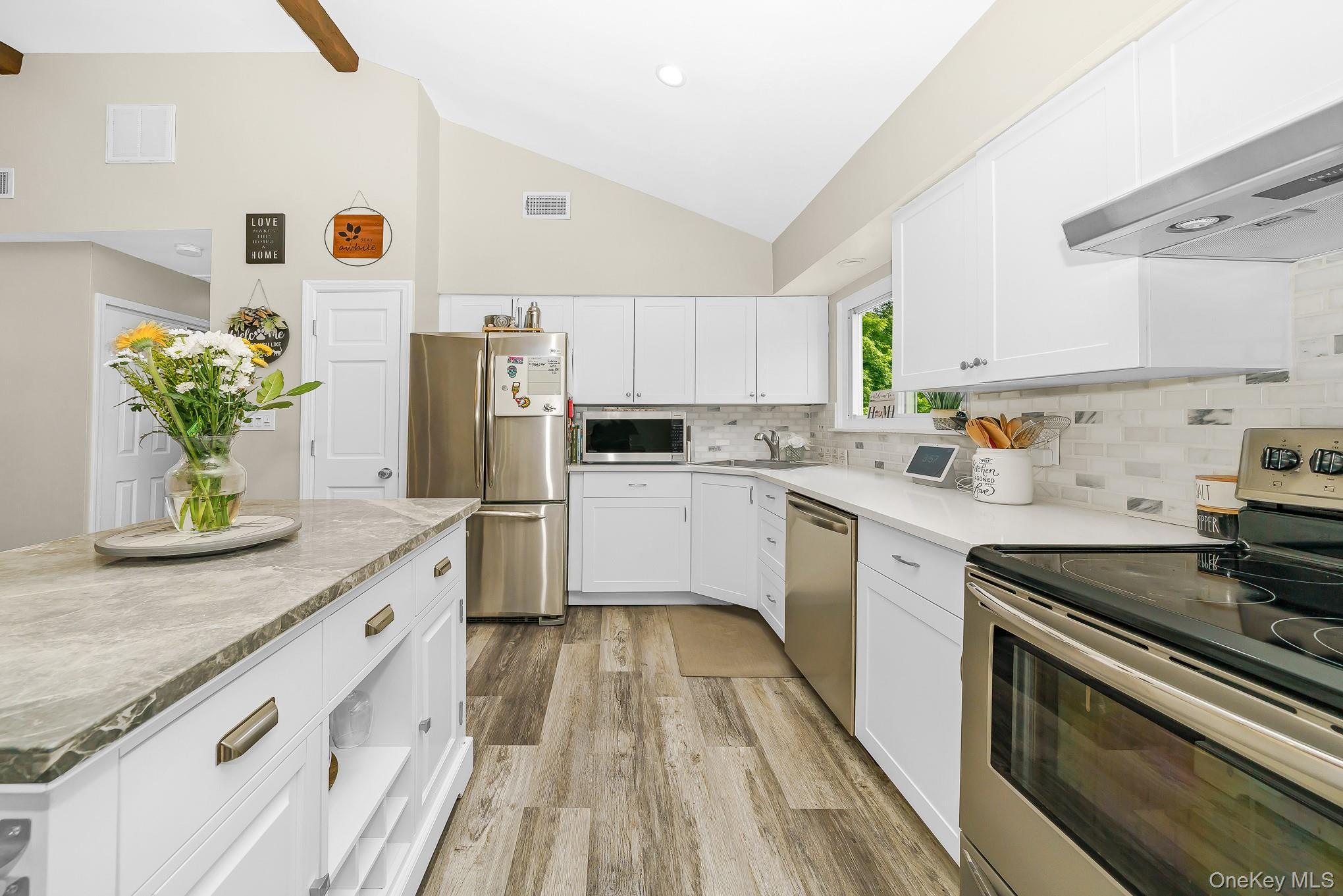 Single Family Avenue B  Suffolk County, NY 11779, MLS-1039625-14