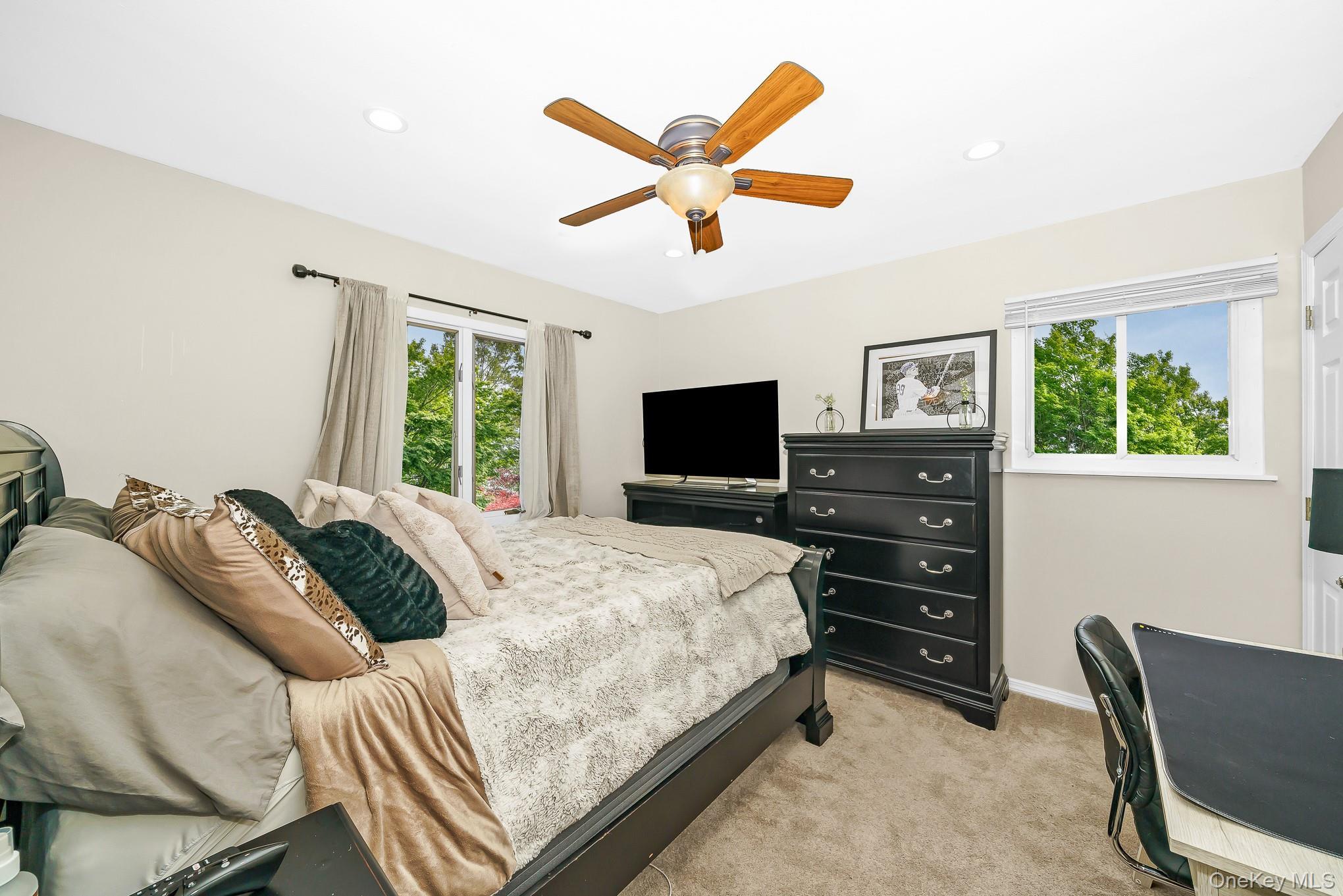 Single Family Avenue B  Suffolk County, NY 11779, MLS-1039625-21