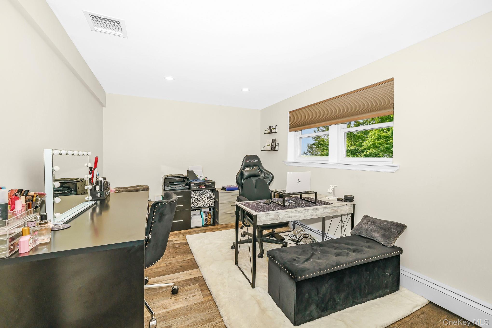 Single Family Avenue B  Suffolk County, NY 11779, MLS-1039625-31