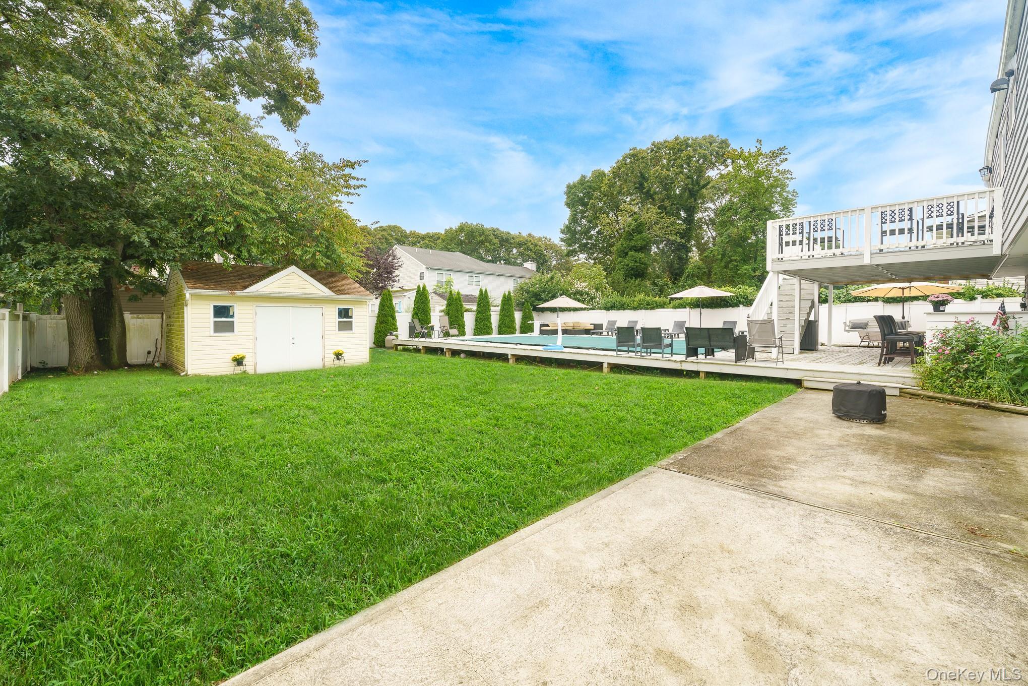 Single Family Avenue B  Suffolk County, NY 11779, MLS-1039625-36
