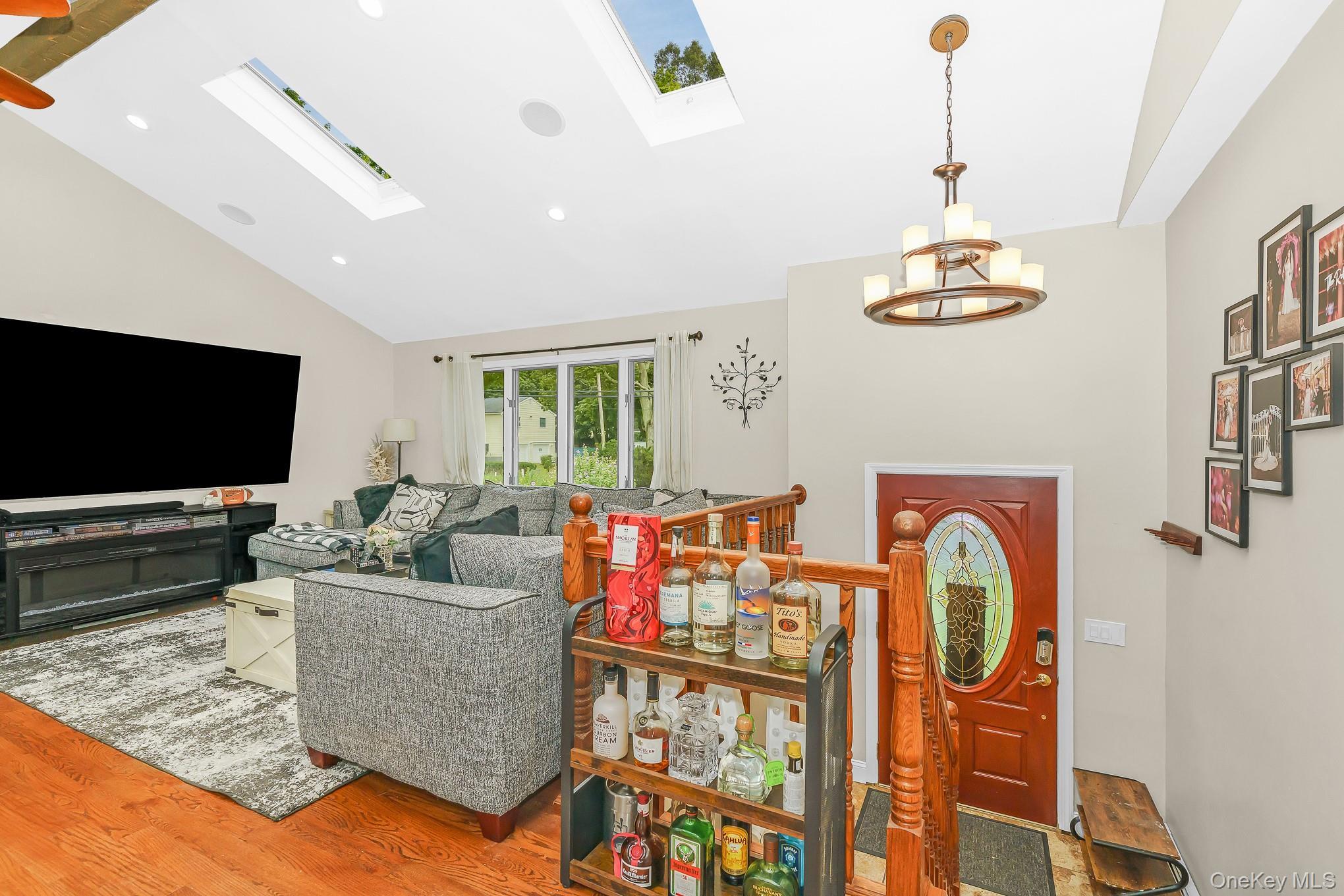 Single Family Avenue B  Suffolk County, NY 11779, MLS-1039625-7