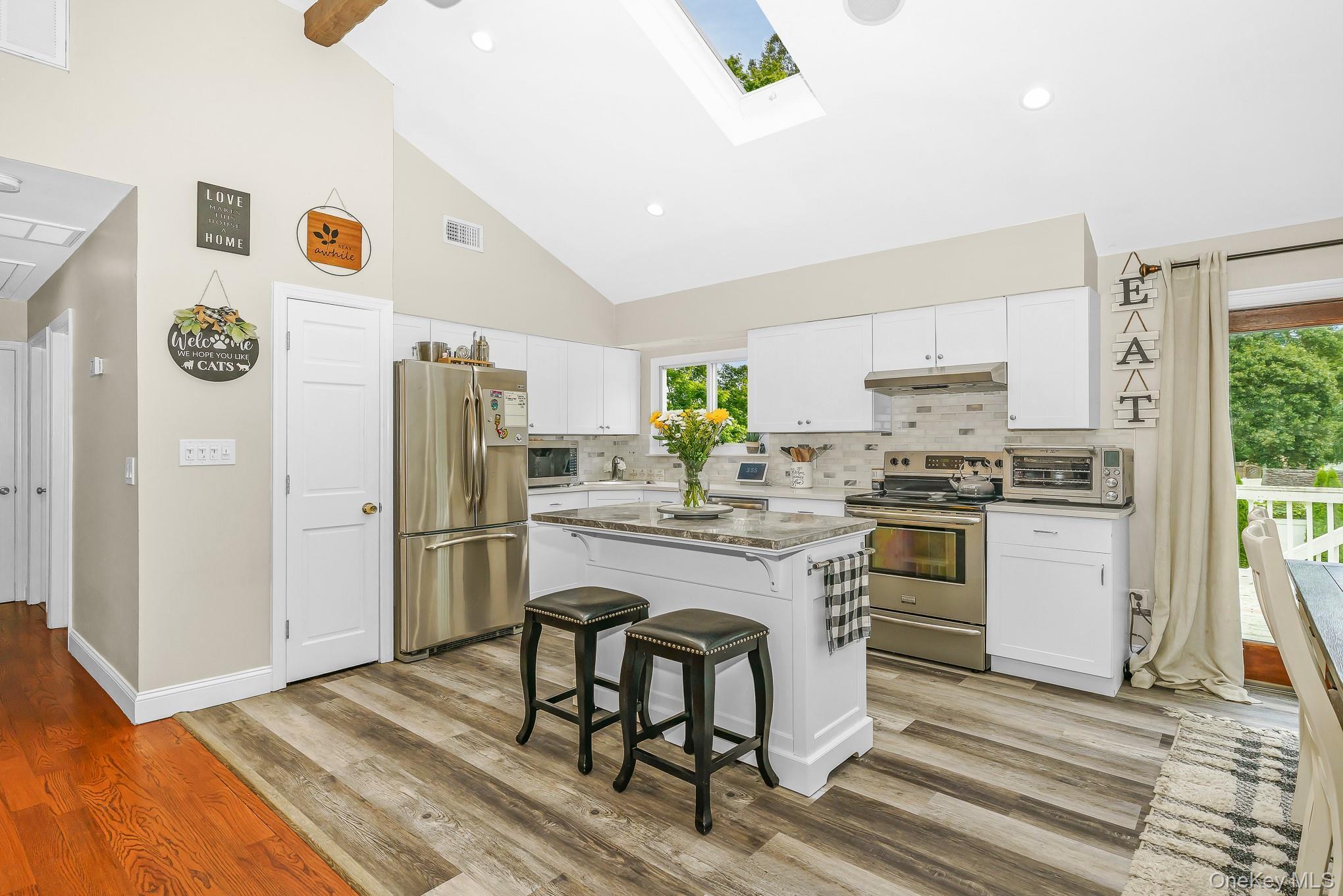 Single Family Avenue B  Suffolk County, NY 11779, MLS-1039625-9