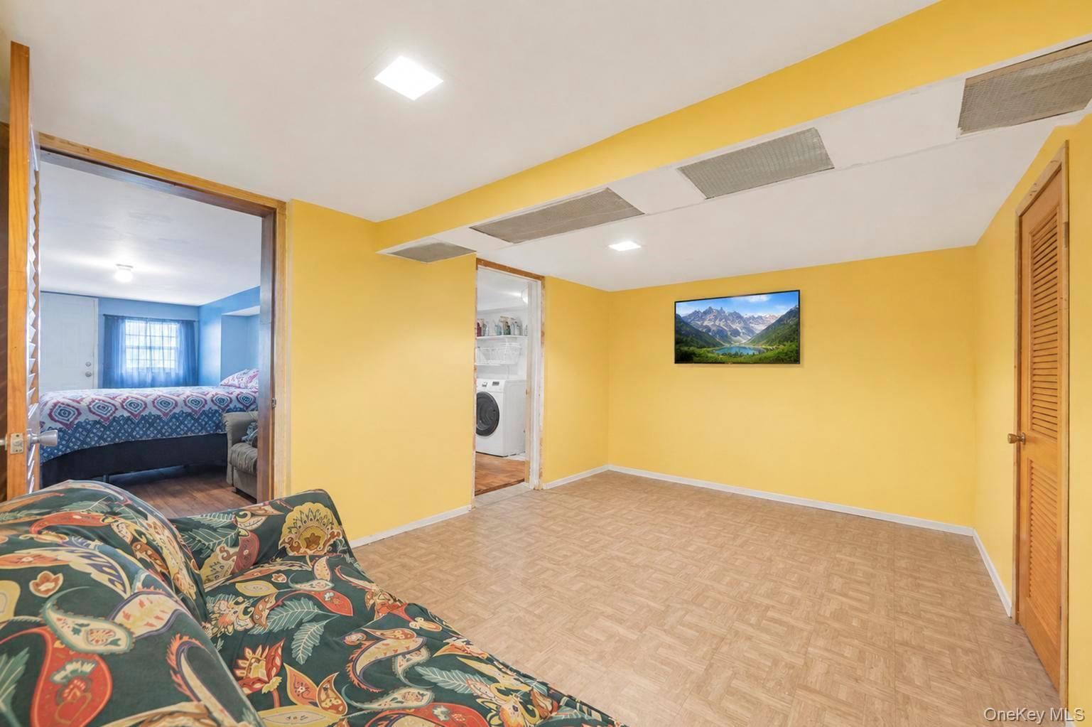 Single Family 178th Street Queens, NY 11434, MLS-1039626-37