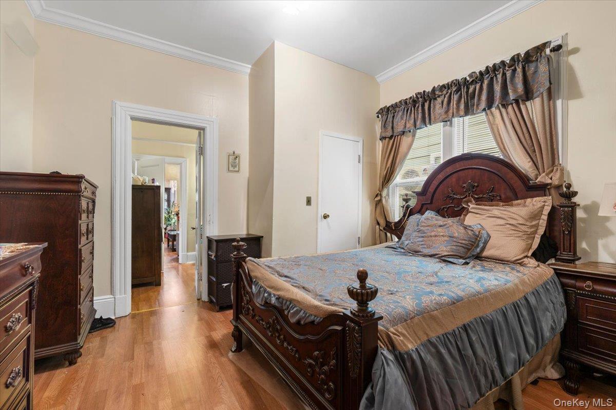 Single Family Willett Avenue Bronx, NY 10467, MLS-1039627-11